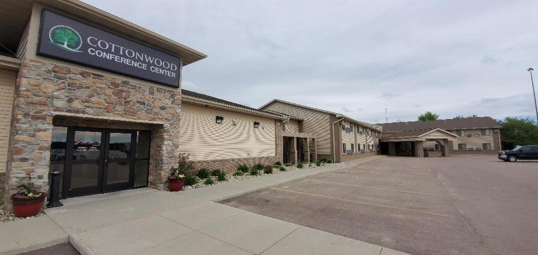 Cottonwood Inn And Conference Center South Sioux City Exterior photo